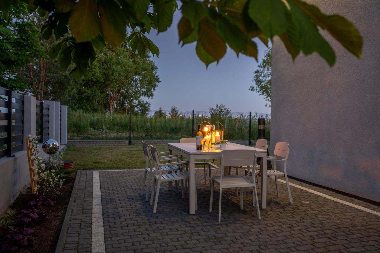 Seaesta Darlowo - Komfortowe Pokoje I Apartamenty Esterno foto