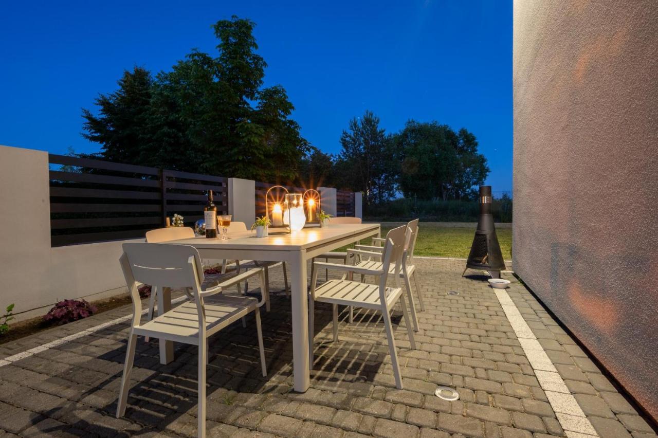 Seaesta Darlowo - Komfortowe Pokoje I Apartamenty Esterno foto